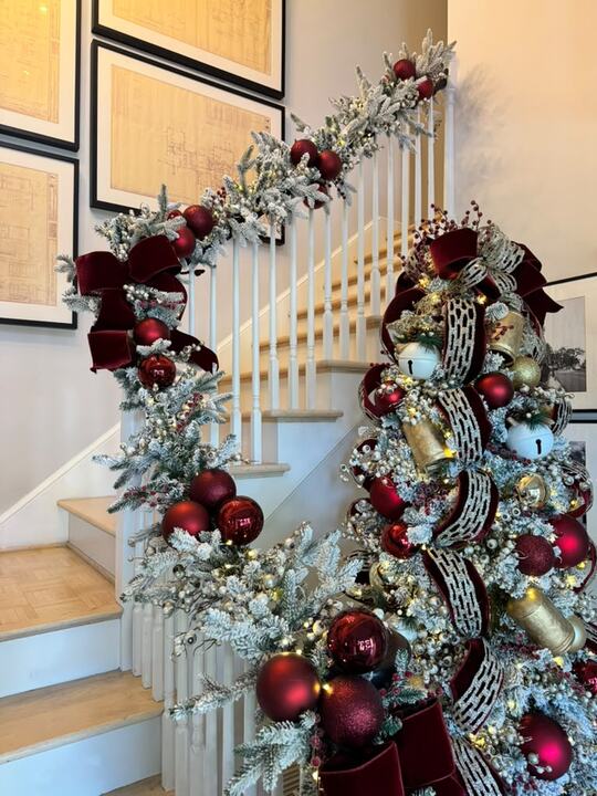 Staircase garland with burgundy and gold